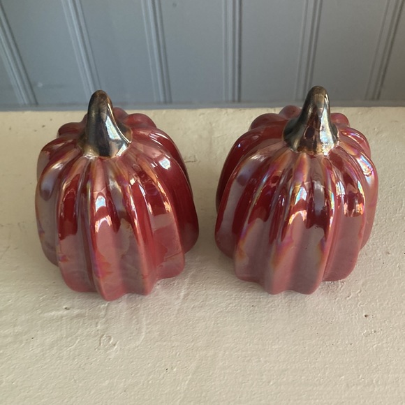 🆕2 Cranberry Pearl Porcelain Pumpkins & Fall Is In The Air Wood Mason Jar Sign - Picture 7 of 17